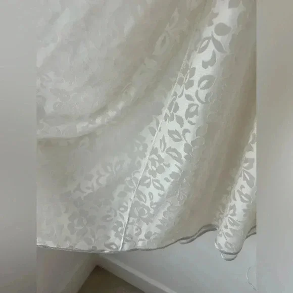 Vintage Cream Lace Robe - Picture 8 of 12